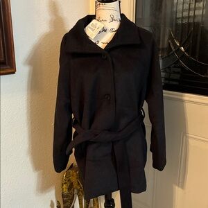 Elegant Black Trench Coat with Belt